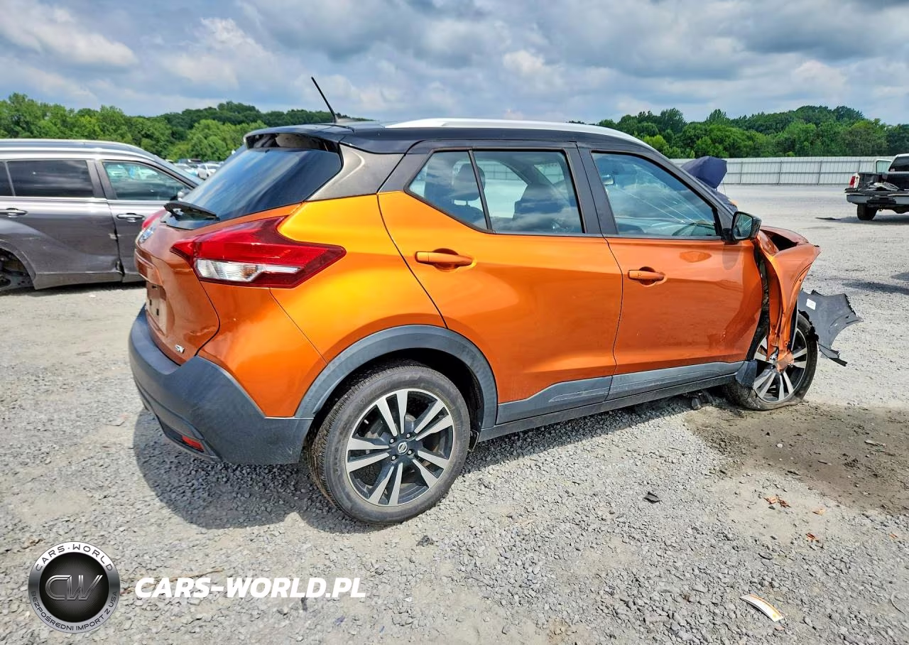 2018 Nissan Kicks VIN:3N1CP5CU1JL526925 - 3