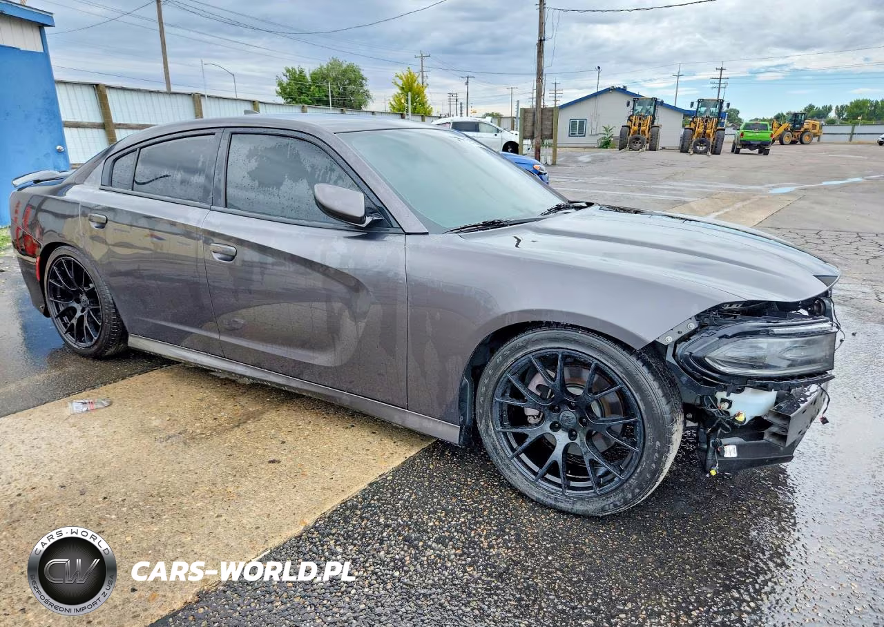 2019 Dodge Charger VIN:2C3CDXHG3KH685030 - 4