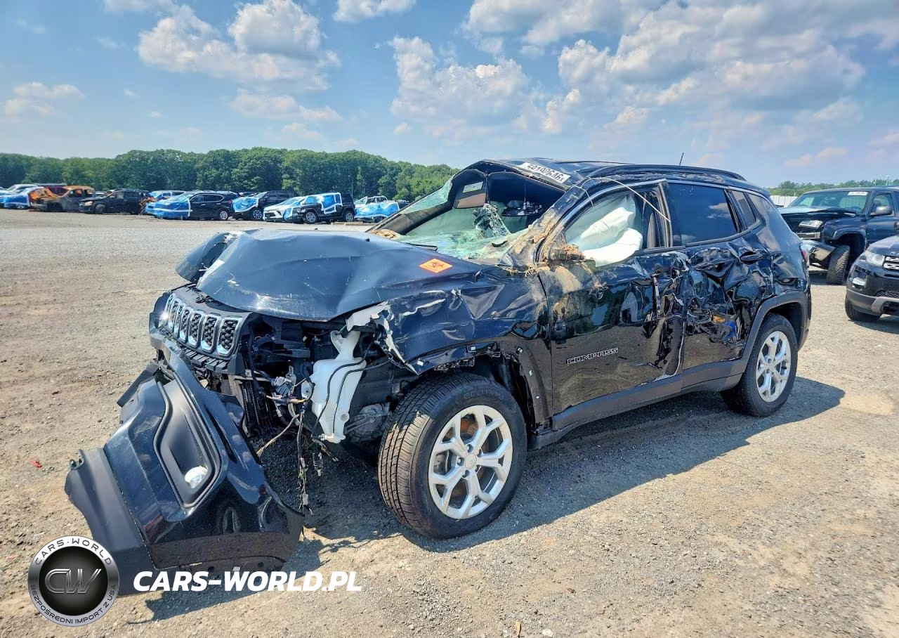 2024 Jeep Compass Latitude – zdjęcie 1 z 13