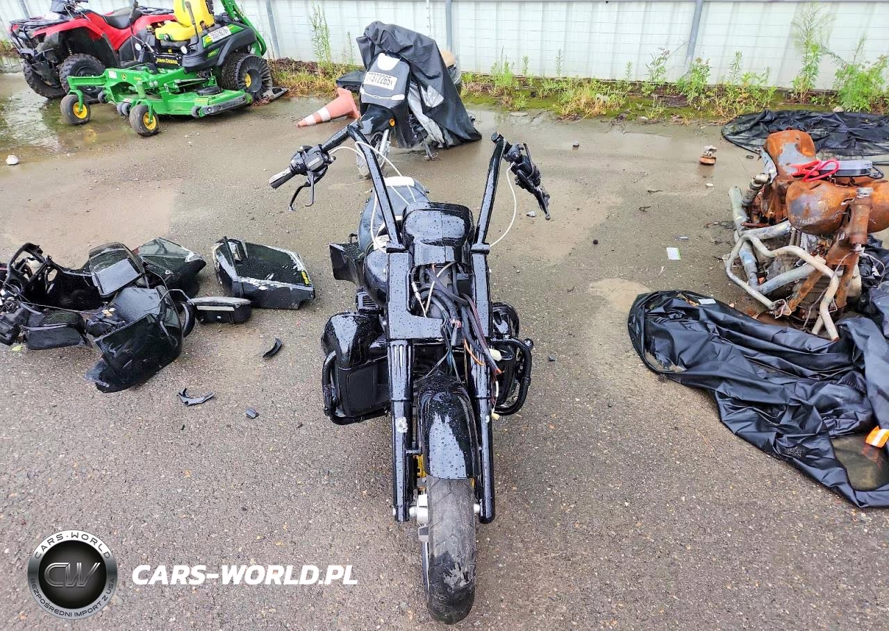2016 Harley-Davidson Fltrx Road Glide VIN:1HD1KHM10GB630288 - 5