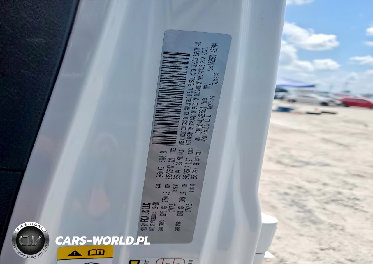 2018 Jeep Wrangler Unlimited Sport VIN:1C4HJXDN4JW265811 - 13