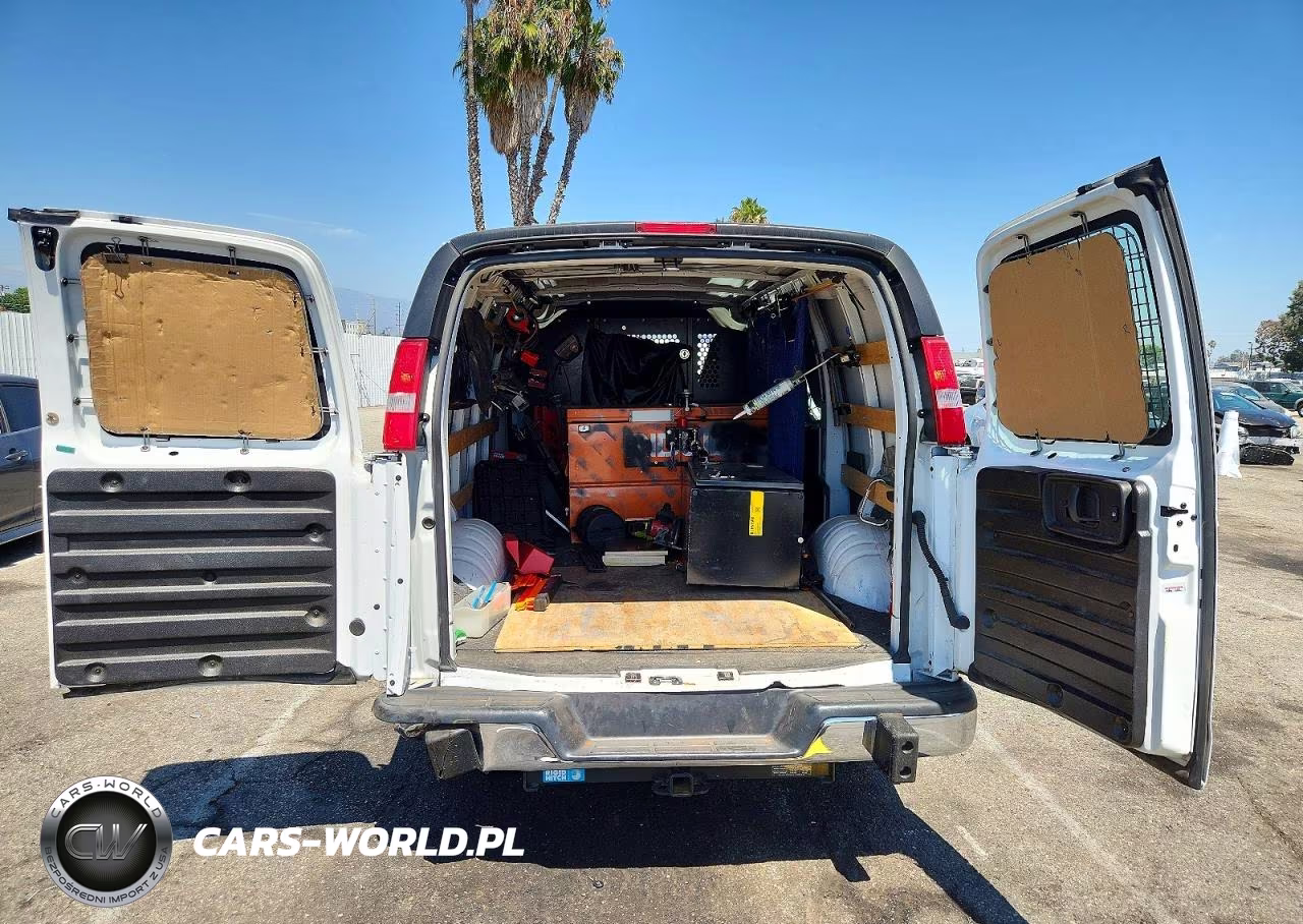 2023 GMC Savana G2500 VIN:1GTW7AFPXP1201683 - 10
