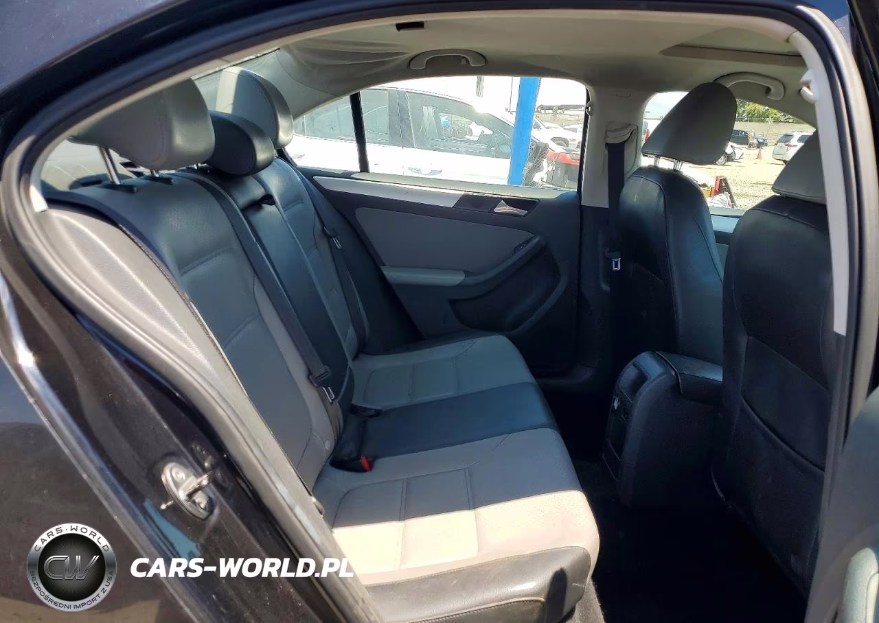 2013 Volkswagon Jetta VIN:3VW637AJ3DM262208 - 10