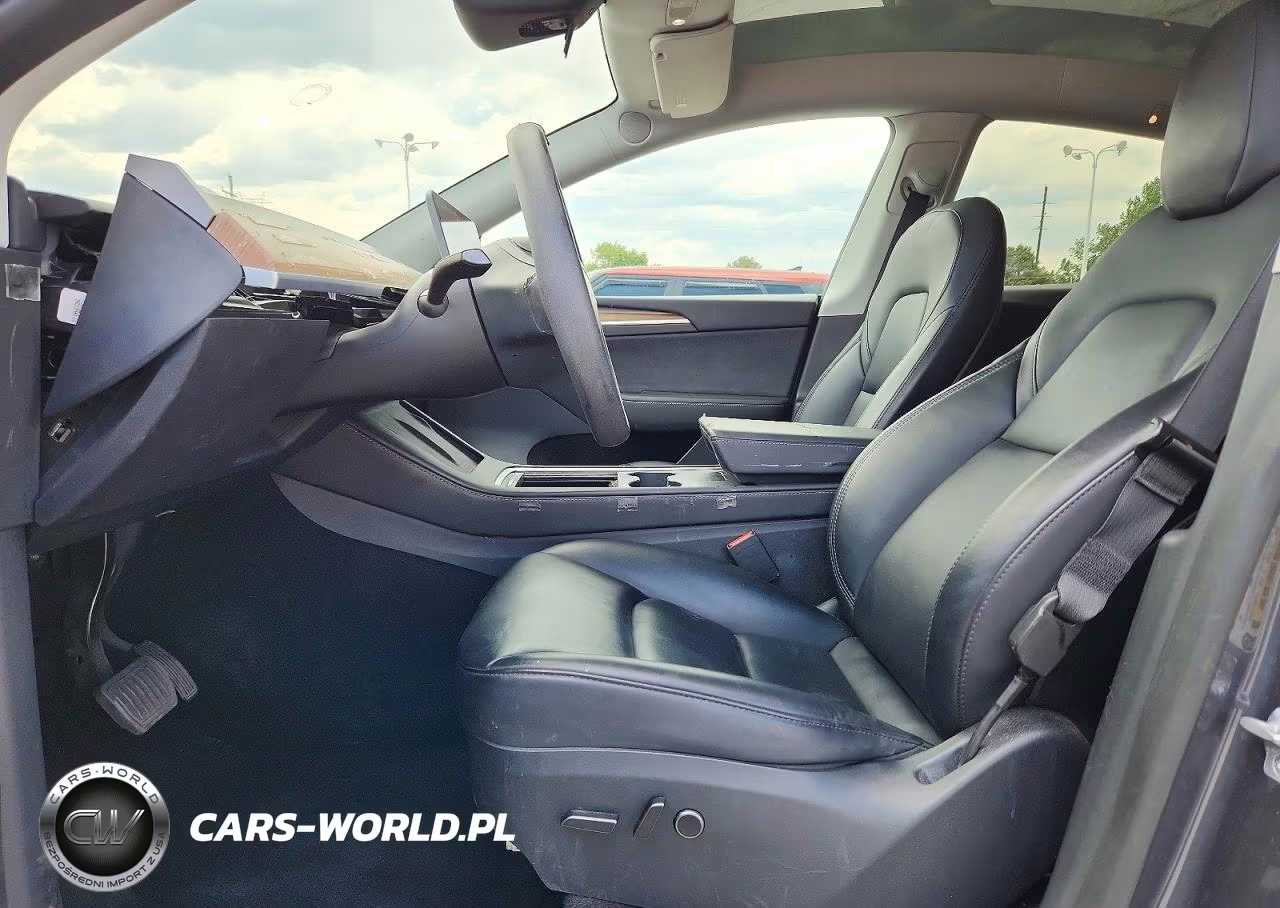 2023 Tesla Model Y VIN:7SAYGDEE8PF935484 - 7