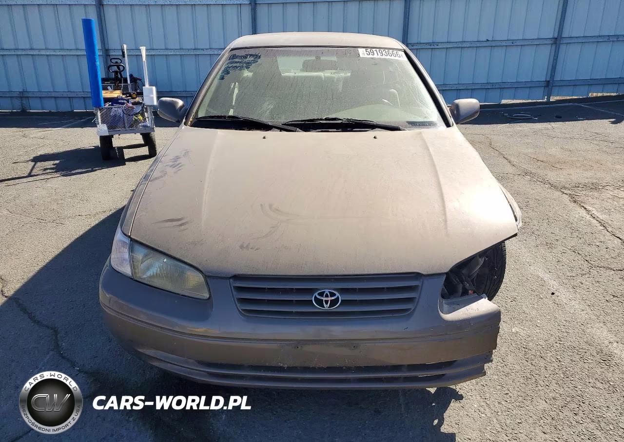 1999 Toyota Camry Le VIN:4T1BG22K7XU869630 - 5