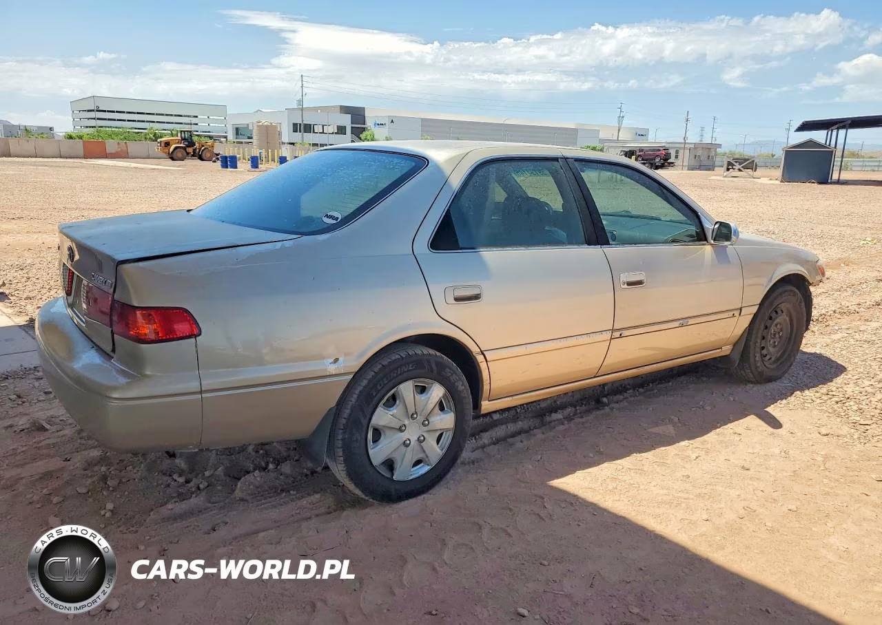 2000 Toyota Camry Le VIN:JT2BG22K4Y0440306 - 3