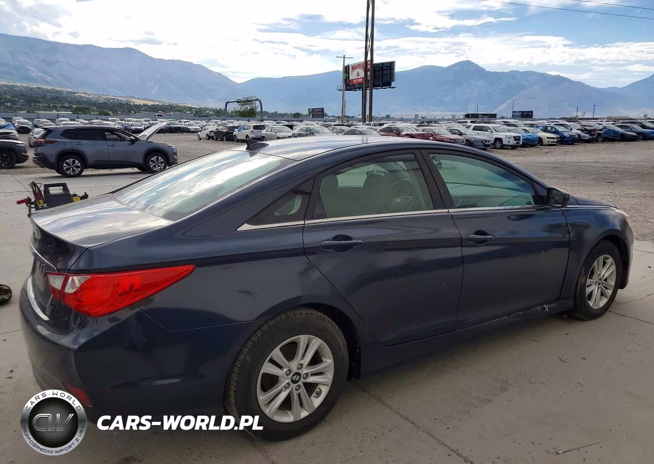 2014 Hyundai Sonata Gls VIN:5NPEB4AC4EH921812 - 3