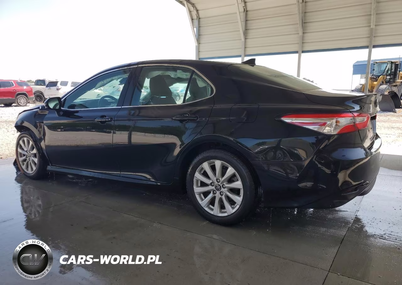 2019 Toyota Camry Le VIN:4T1B11HK4KU268378 - 2