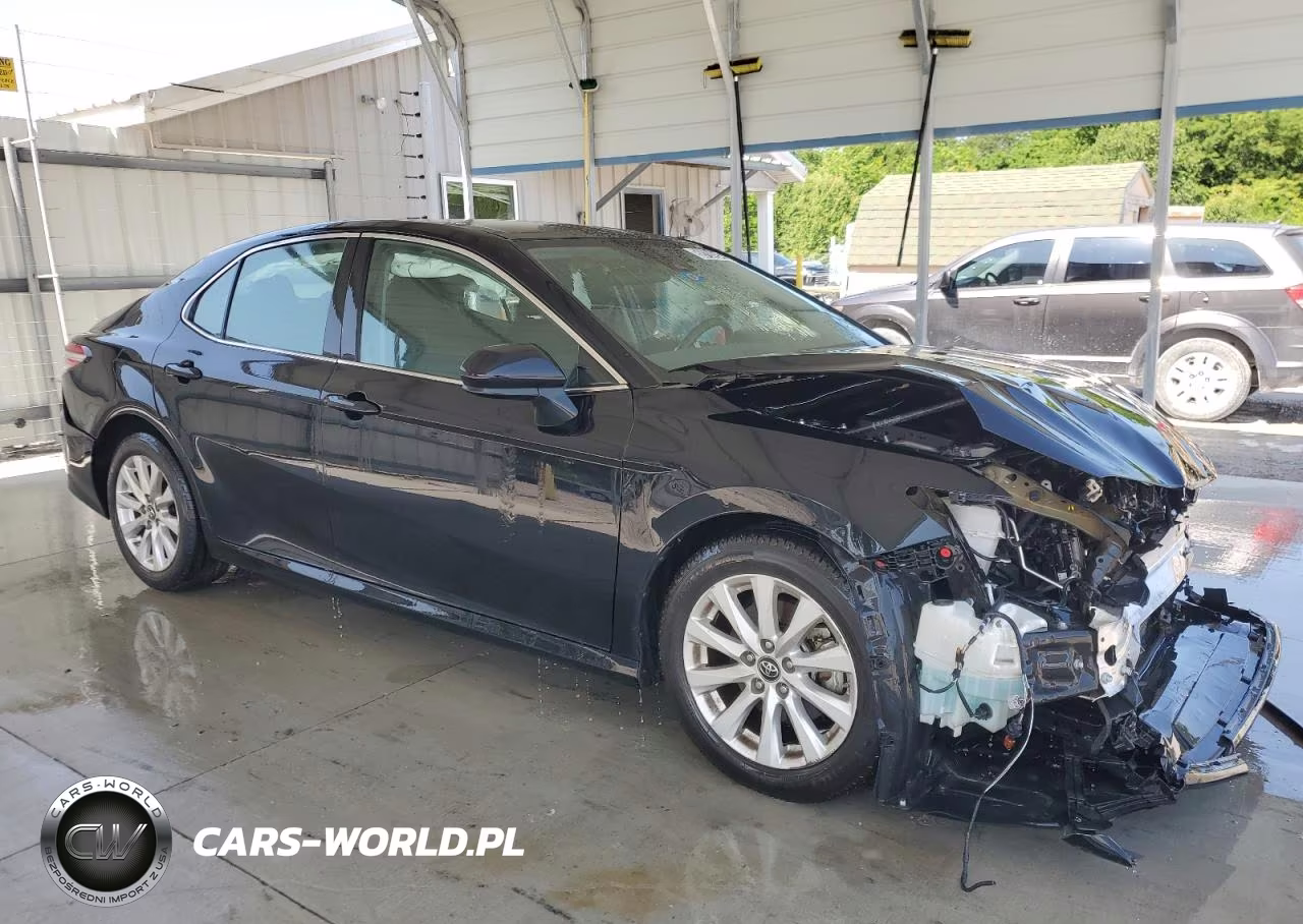 2019 Toyota Camry Le VIN:4T1B11HK4KU268378 - 4