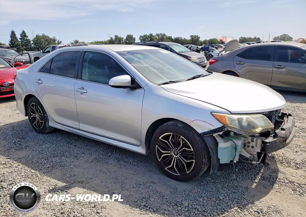 2013 Toyota Camry Se VIN:4T1BF1FK2DU265311 - 4