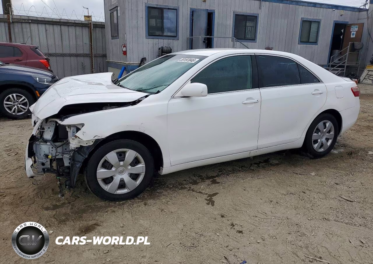 2009 Toyota Camry Le – zdjęcie 1 z 13