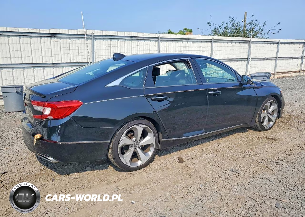 2018 Honda Accord Touring VIN:1HGCV2F9XJA040308 - 3