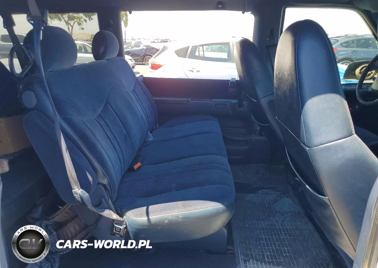 2000 Chevrolet Astro VIN:1GNEL19W3YB182133 - 11