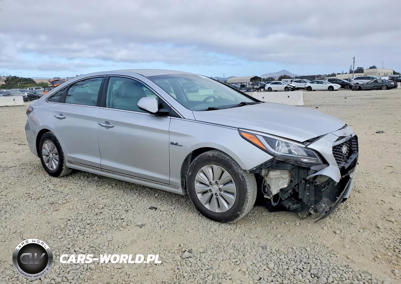 2016 Hyundai Sonata Hybrid Se VIN:KMHE24L17GA011475 - 4