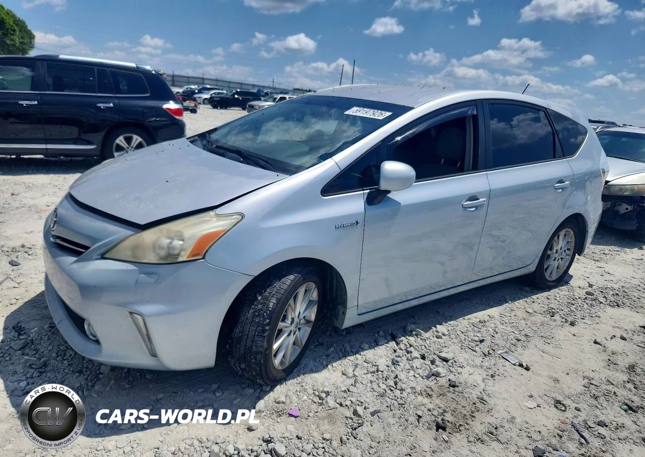 2013 Toyota Prius V Five – zdjęcie 1 z 12
