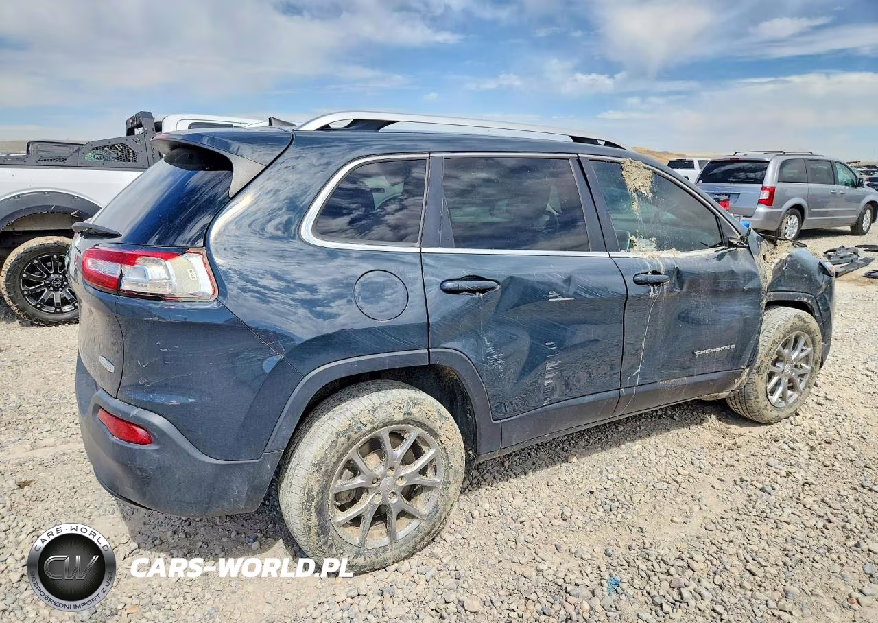2018 Jeep Cherokee Latitude Plus VIN:1C4PJMLX5JD607498 - 3