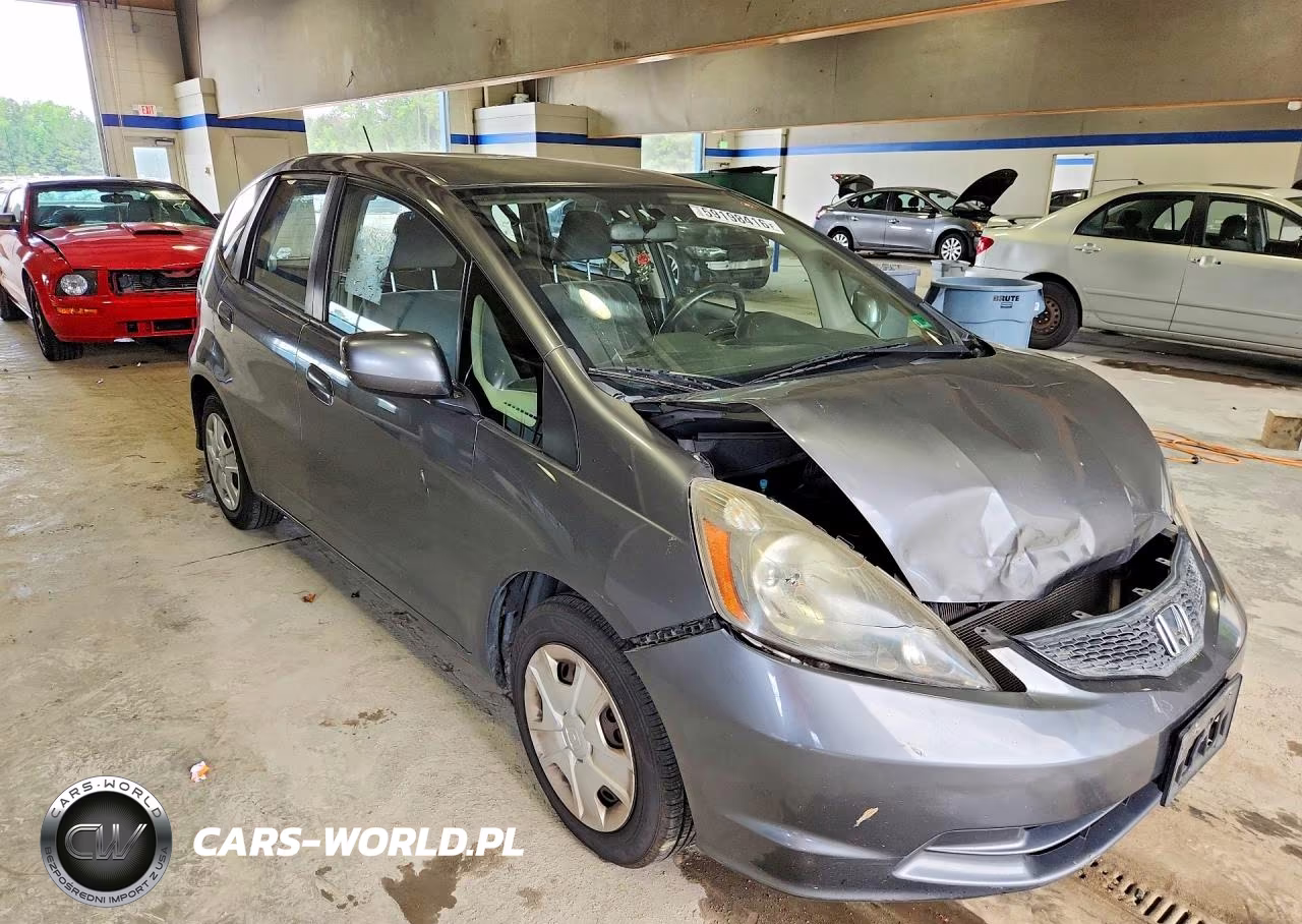 2012 Honda Fit VIN:JHMGE8H35CC039763 - 4