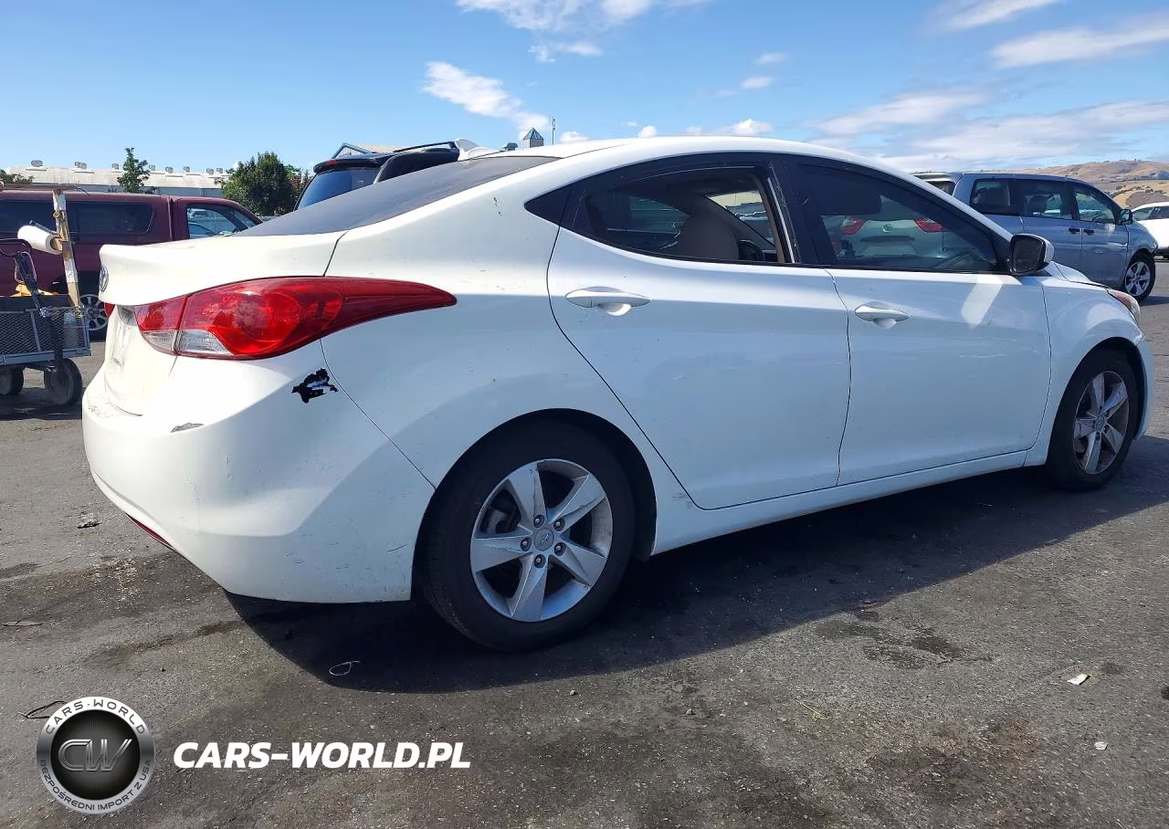 2013 Hyundai Elantra Gls VIN:5NPDH4AE8DH308716 - 3