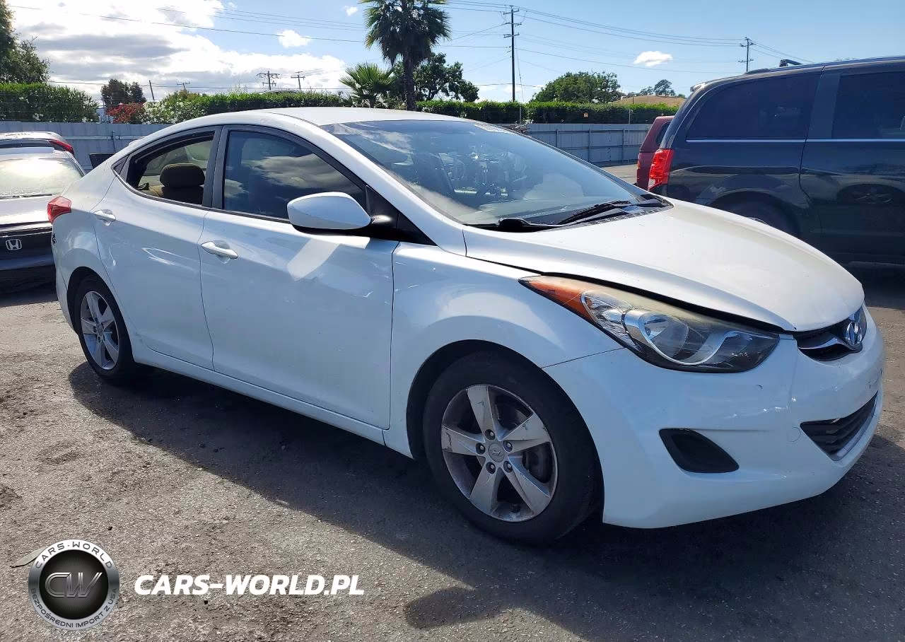 2013 Hyundai Elantra Gls VIN:5NPDH4AE8DH308716 - 4