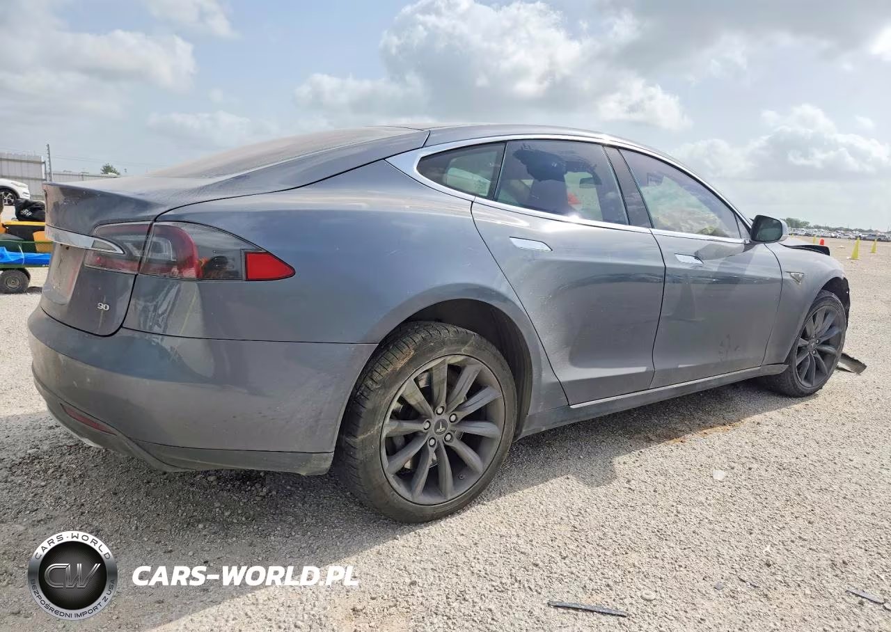 2013 Tesla Model S VIN:5YJSA1CN0DFP04287 - 3