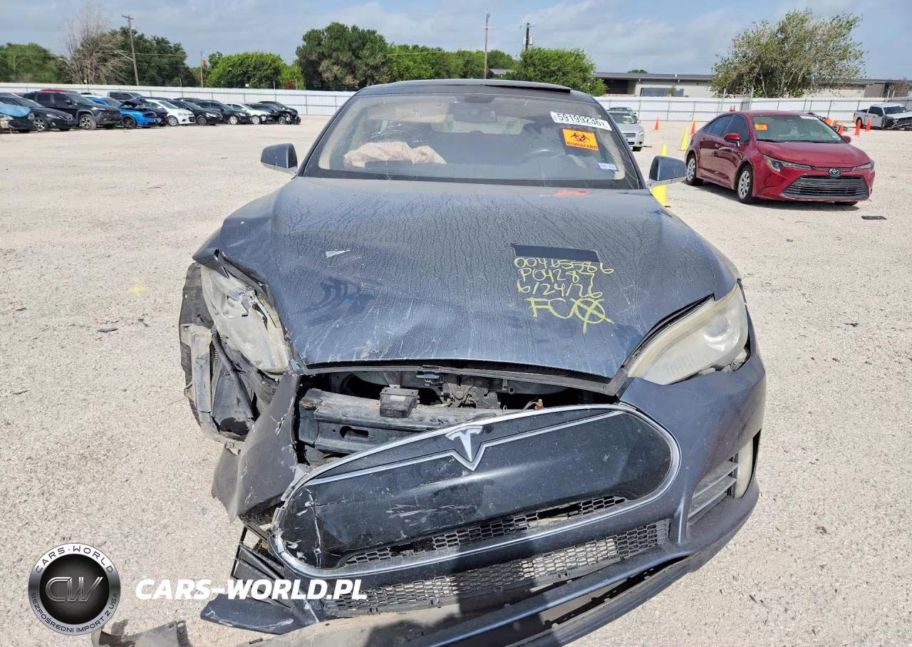 2013 Tesla Model S VIN:5YJSA1CN0DFP04287 - 5