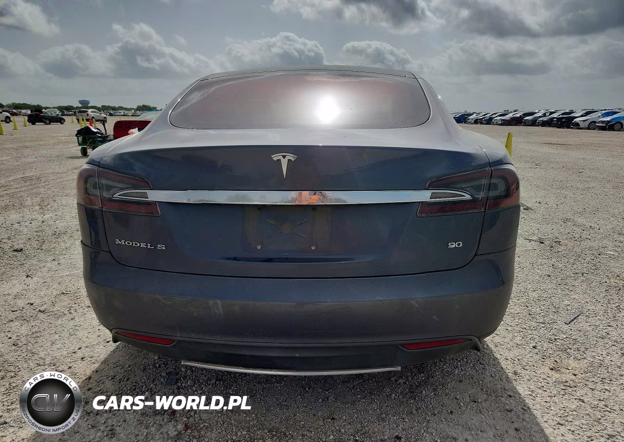 2013 Tesla Model S VIN:5YJSA1CN0DFP04287 - 6