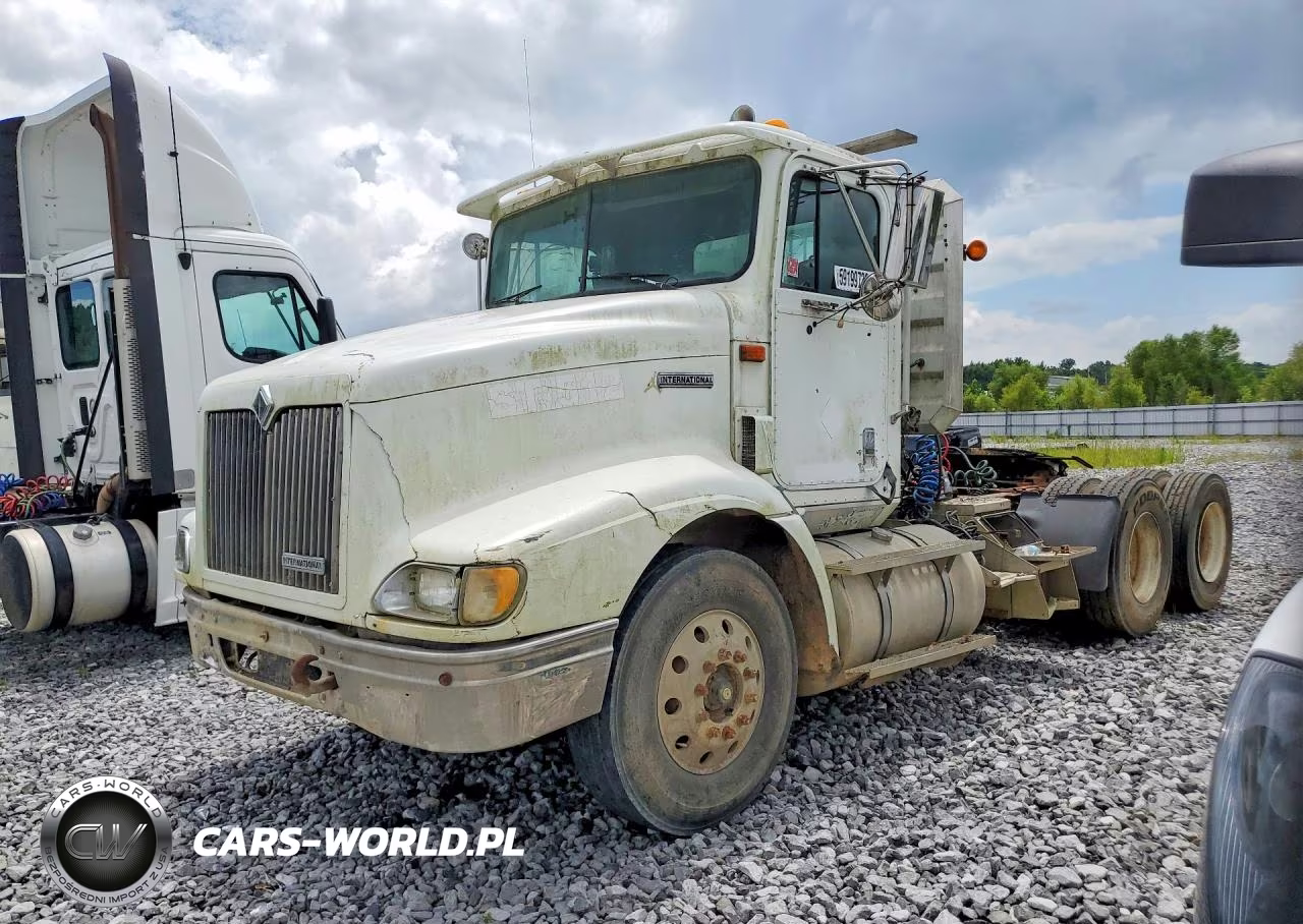 1999 International 9200 Semi Truck – zdjęcie 1 z 13