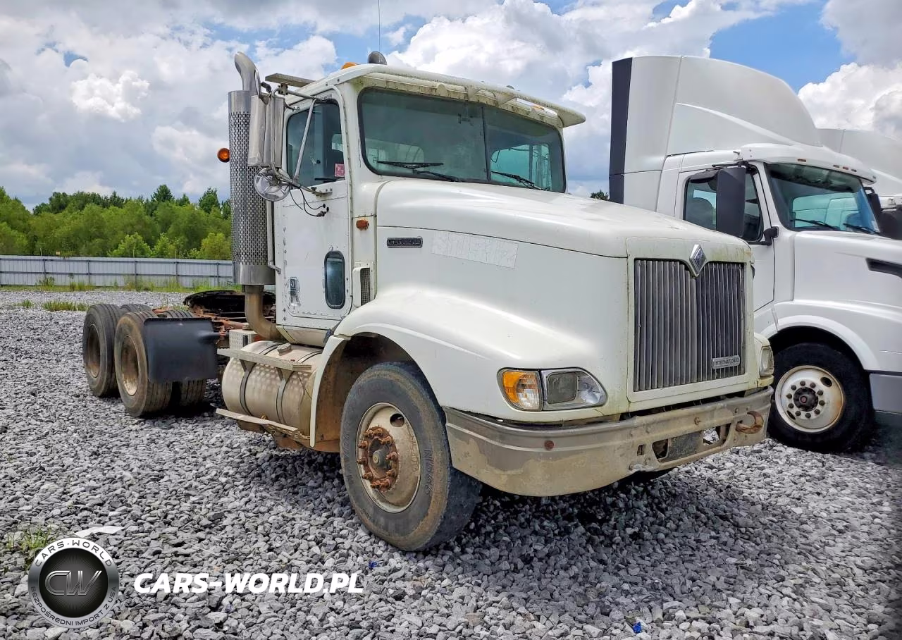1999 International 9200 Semi Truck VIN:2HSFMAXR8XC033640 - 4