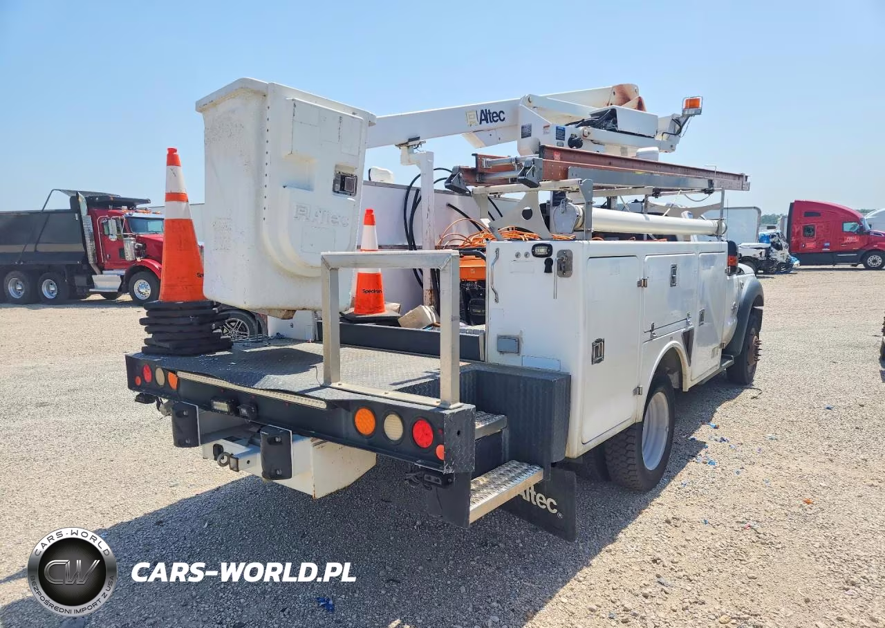 2014 Ford F450 Super Duty Bucket Truck VIN:1FDUF4GT5EEA94566 - 3