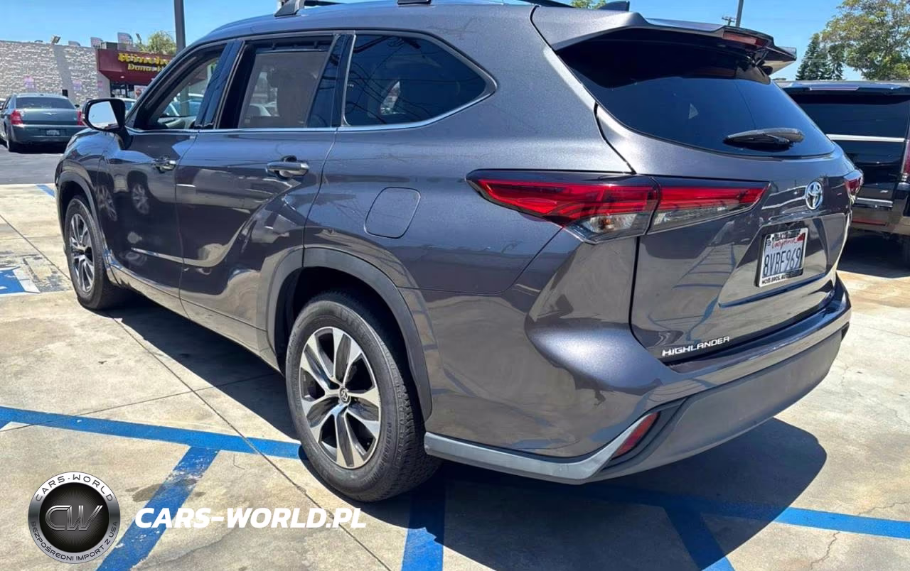 2021 Toyota Highlander Xle VIN:5TDGZRAH5MS520758 - 3