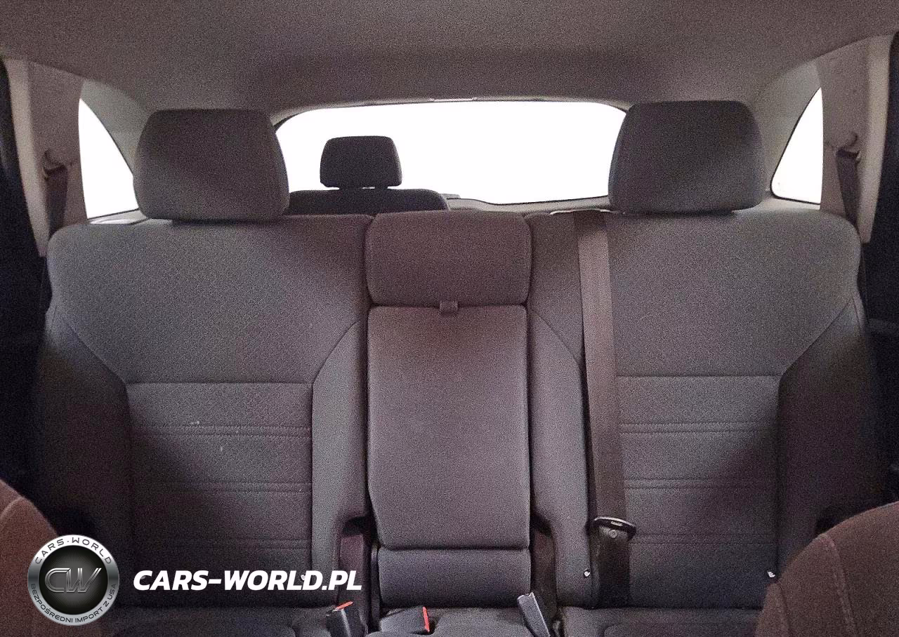2019 Kia Sorento L VIN:5XYPG4A33KG603760 - 10
