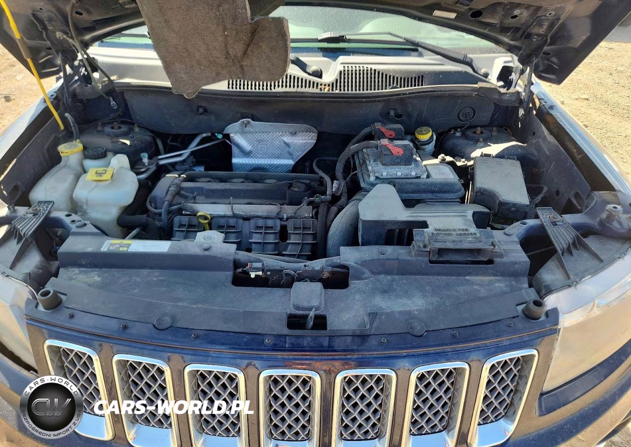 2014 Jeep Compass Latitude VIN:1C4NJCEA0ED678818 - 11