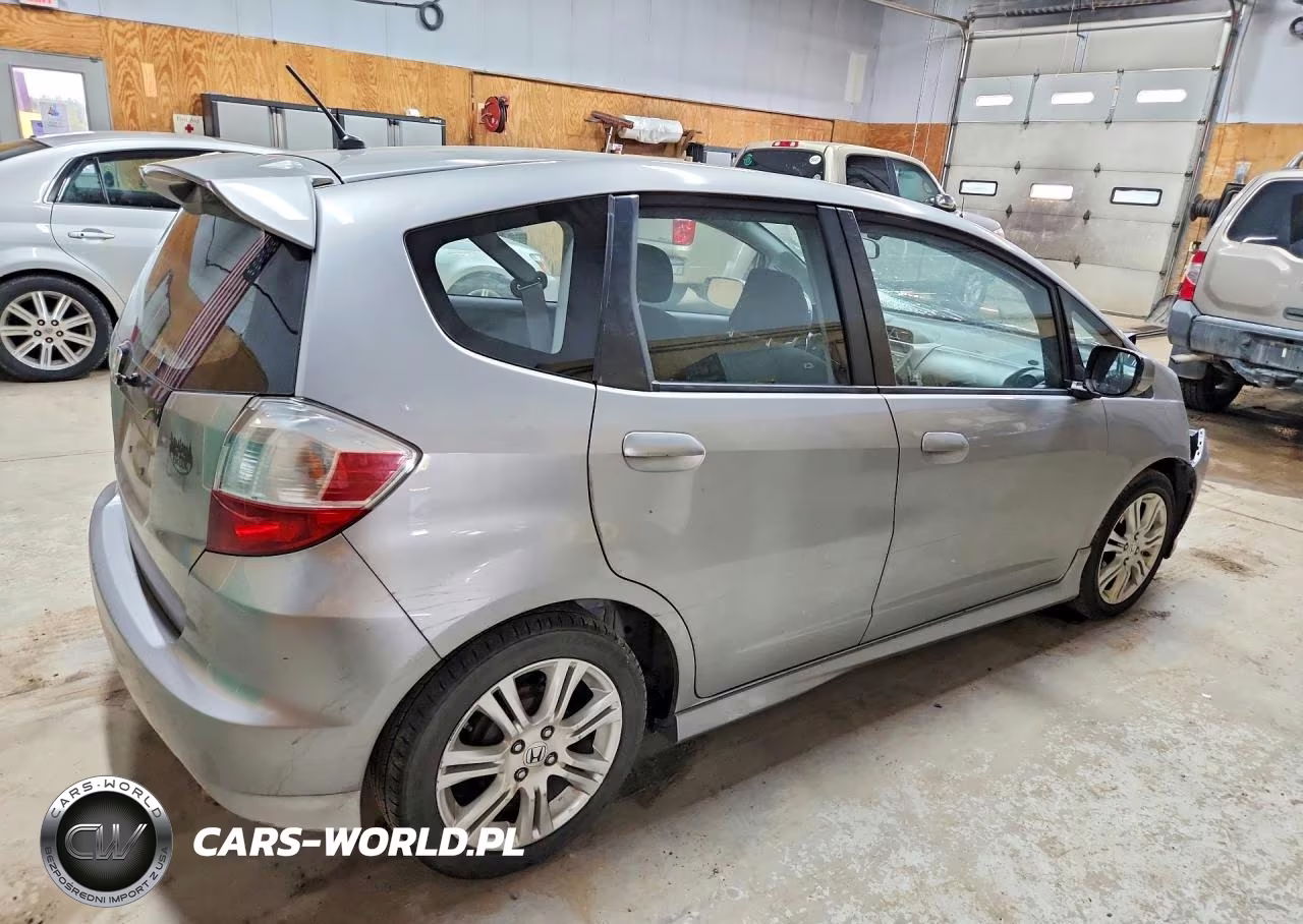 2010 Honda Fit Sport VIN:JHMGE8H46AS004032 - 3