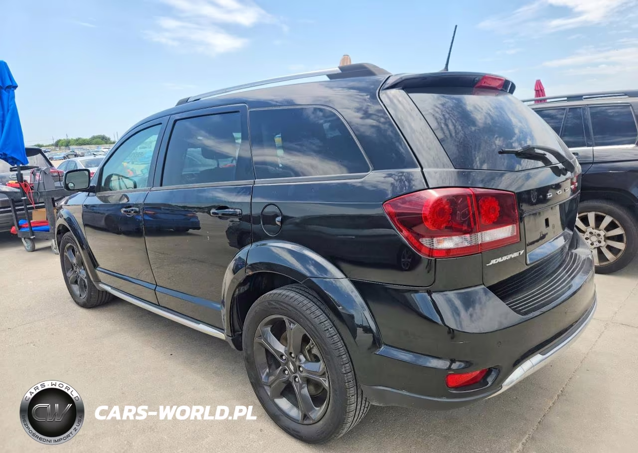 2020 Dodge Journey Crossroad VIN:3C4PDCGB7LT212932 - 2