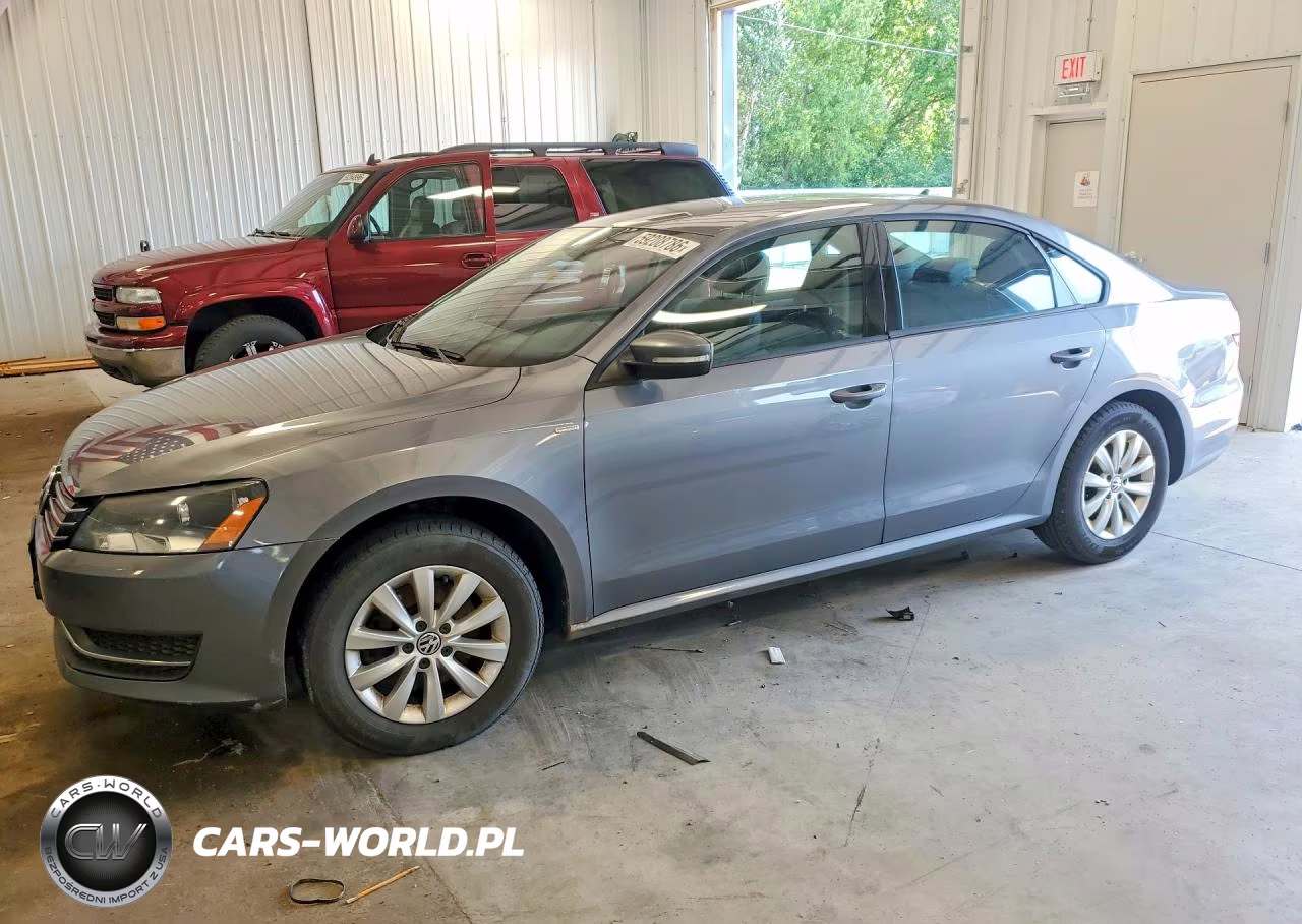 2015 Volkswagen Passat S VIN:1VWAS7A38FC056529 - 1