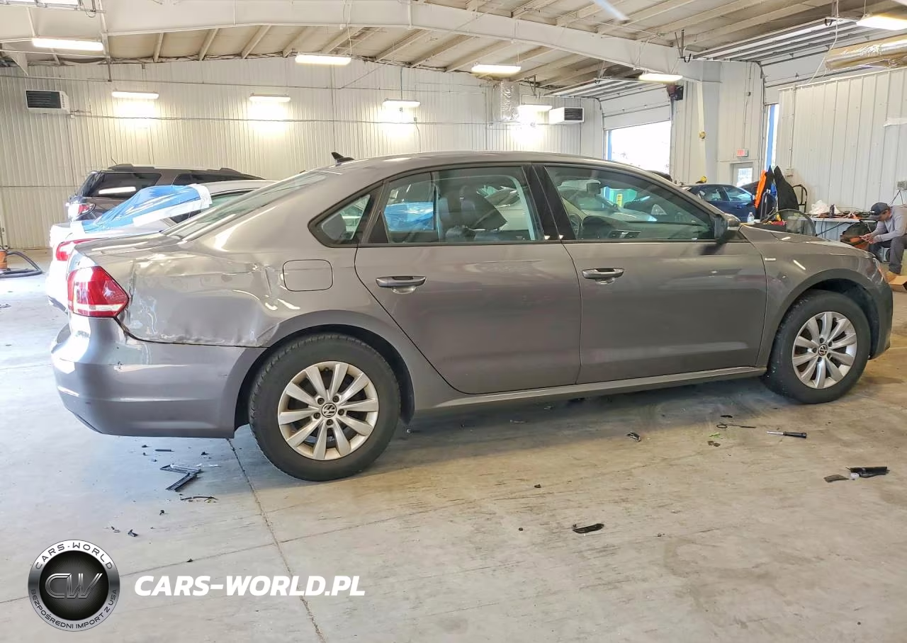 2015 Volkswagen Passat S VIN:1VWAS7A38FC056529 - 3