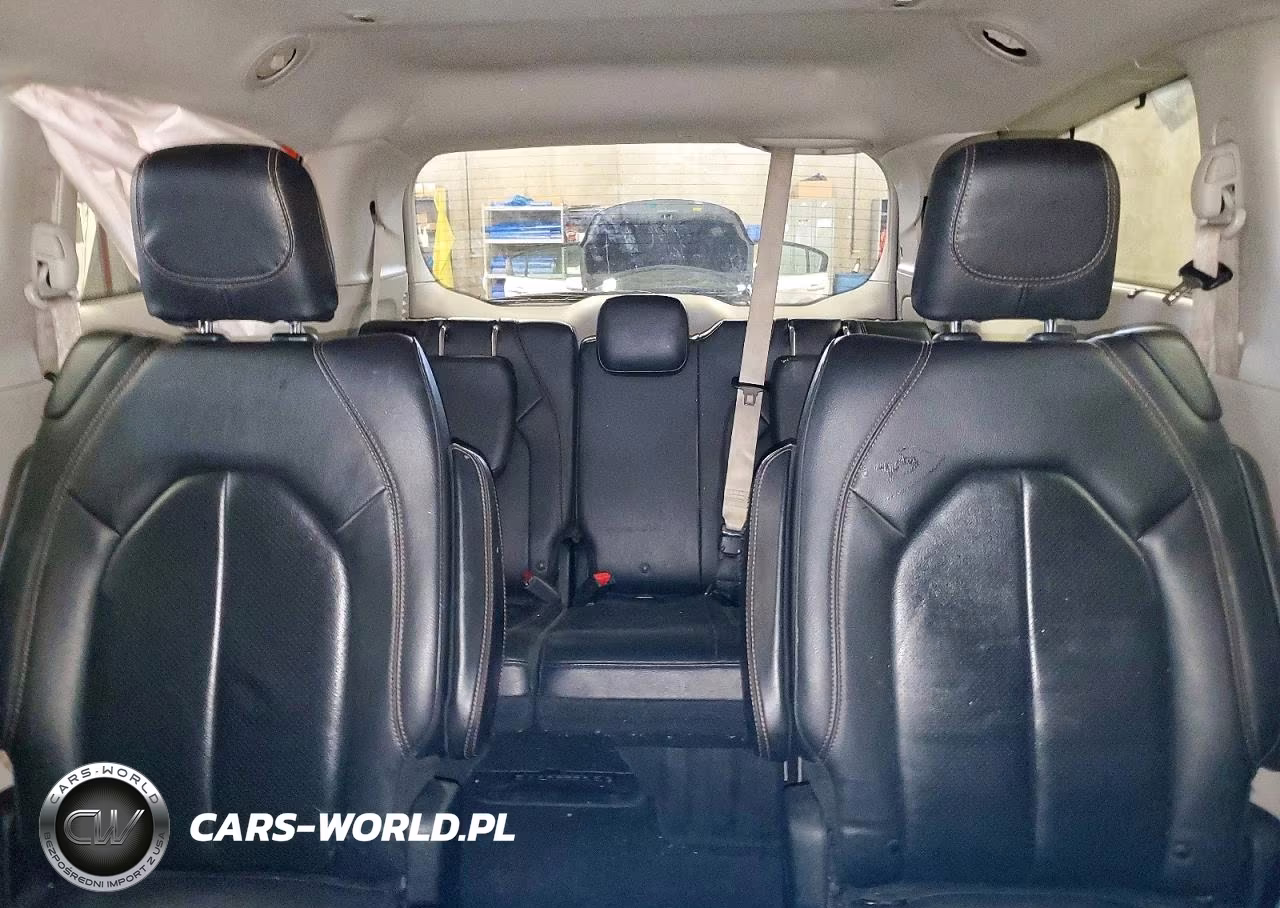 2019 Chrysler Pacifica Touring L VIN:2C4RC1BG5KR507452 - 10