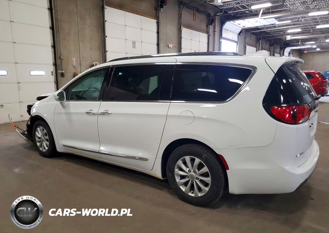 2019 Chrysler Pacifica Touring L VIN:2C4RC1BG5KR507452 - 2