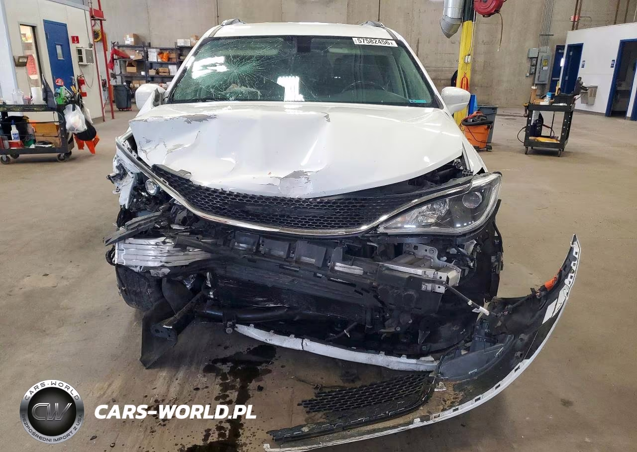 2019 Chrysler Pacifica Touring L VIN:2C4RC1BG5KR507452 - 5