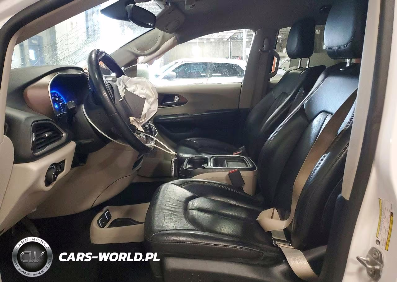2019 Chrysler Pacifica Touring L VIN:2C4RC1BG5KR507452 - 7