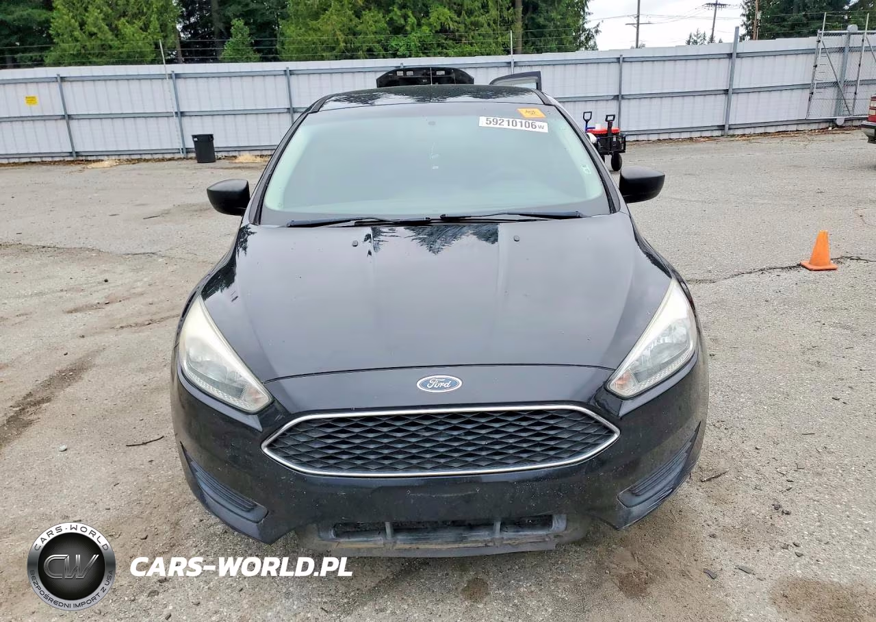2015 Ford Focus S VIN:1FADP3E22FL334827 - 5