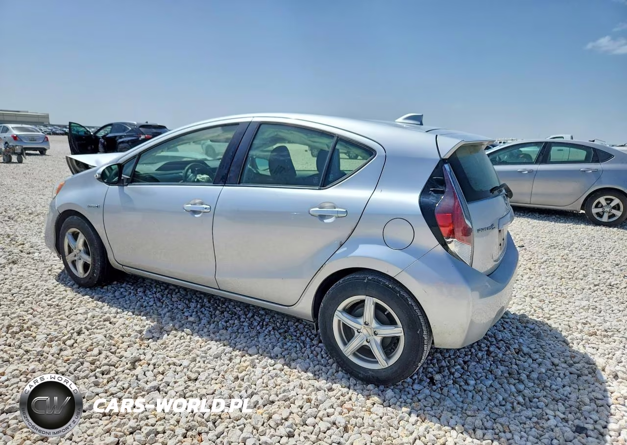 2016 Toyota Prius C Two VIN:JTDKDTB33G1120305 - 2