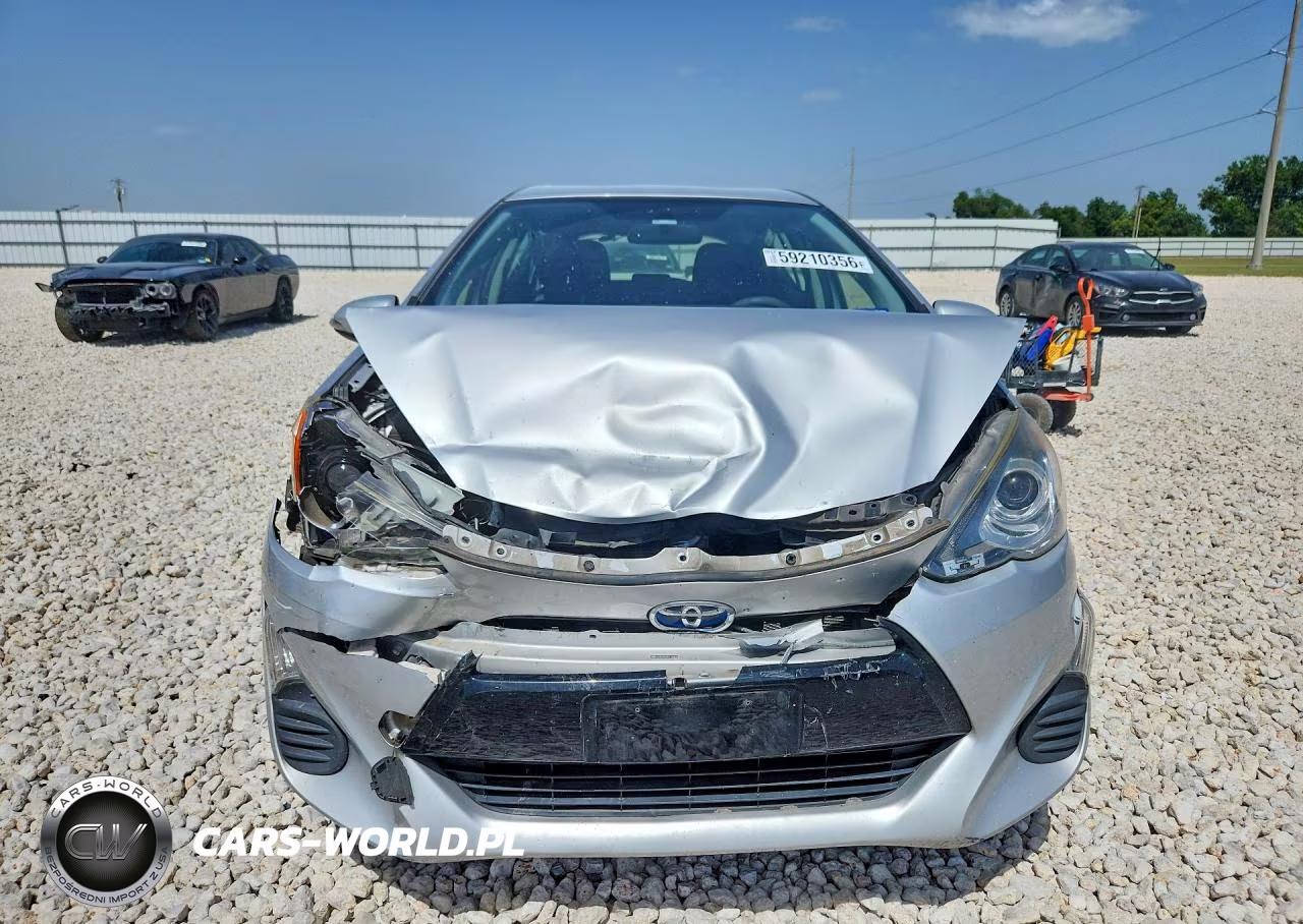 2016 Toyota Prius C Two VIN:JTDKDTB33G1120305 - 5
