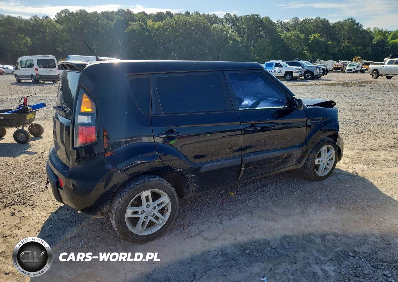 2011 Kia Soul + VIN:KNDJT2A21B7242328 - 3