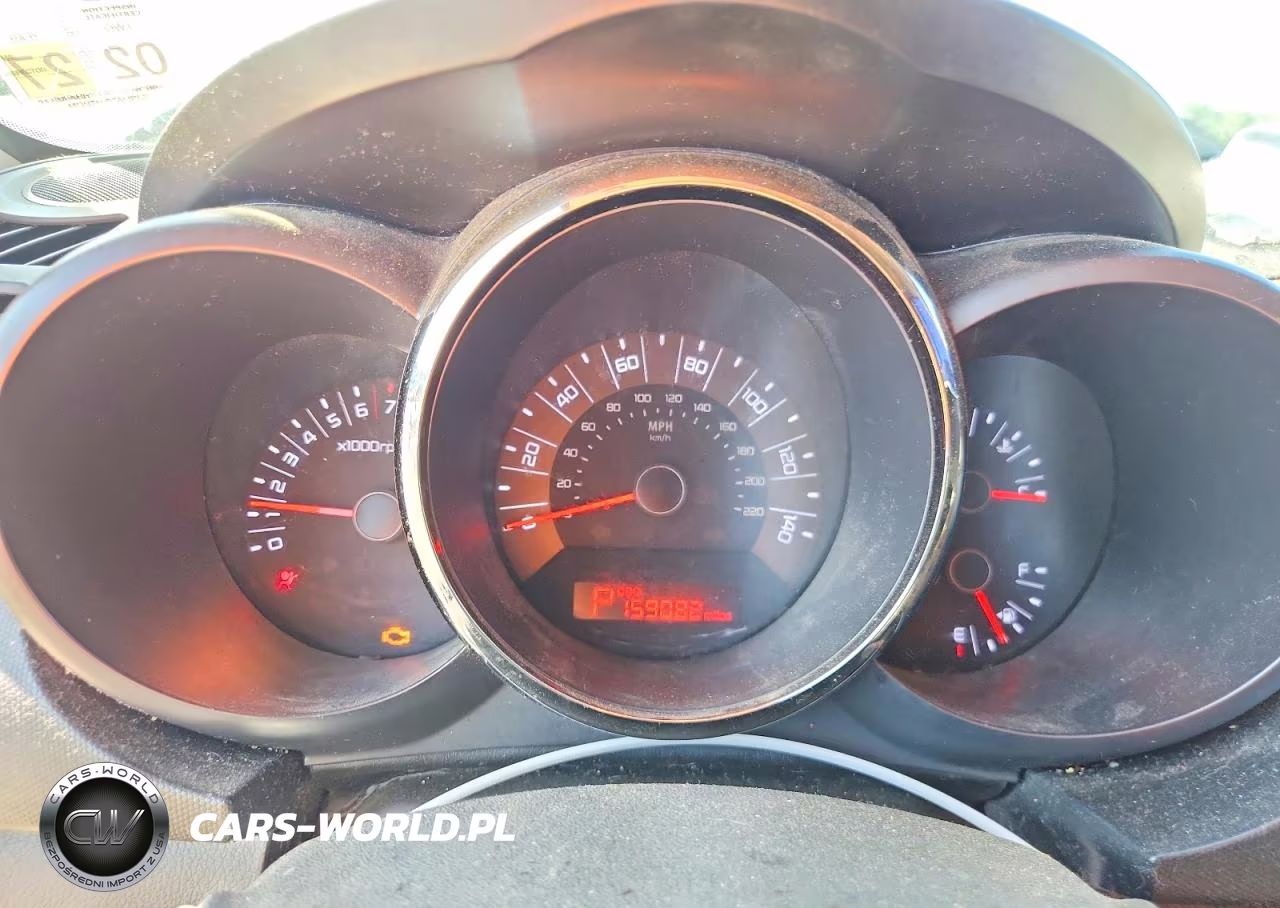 2011 Kia Soul + VIN:KNDJT2A21B7242328 - 9
