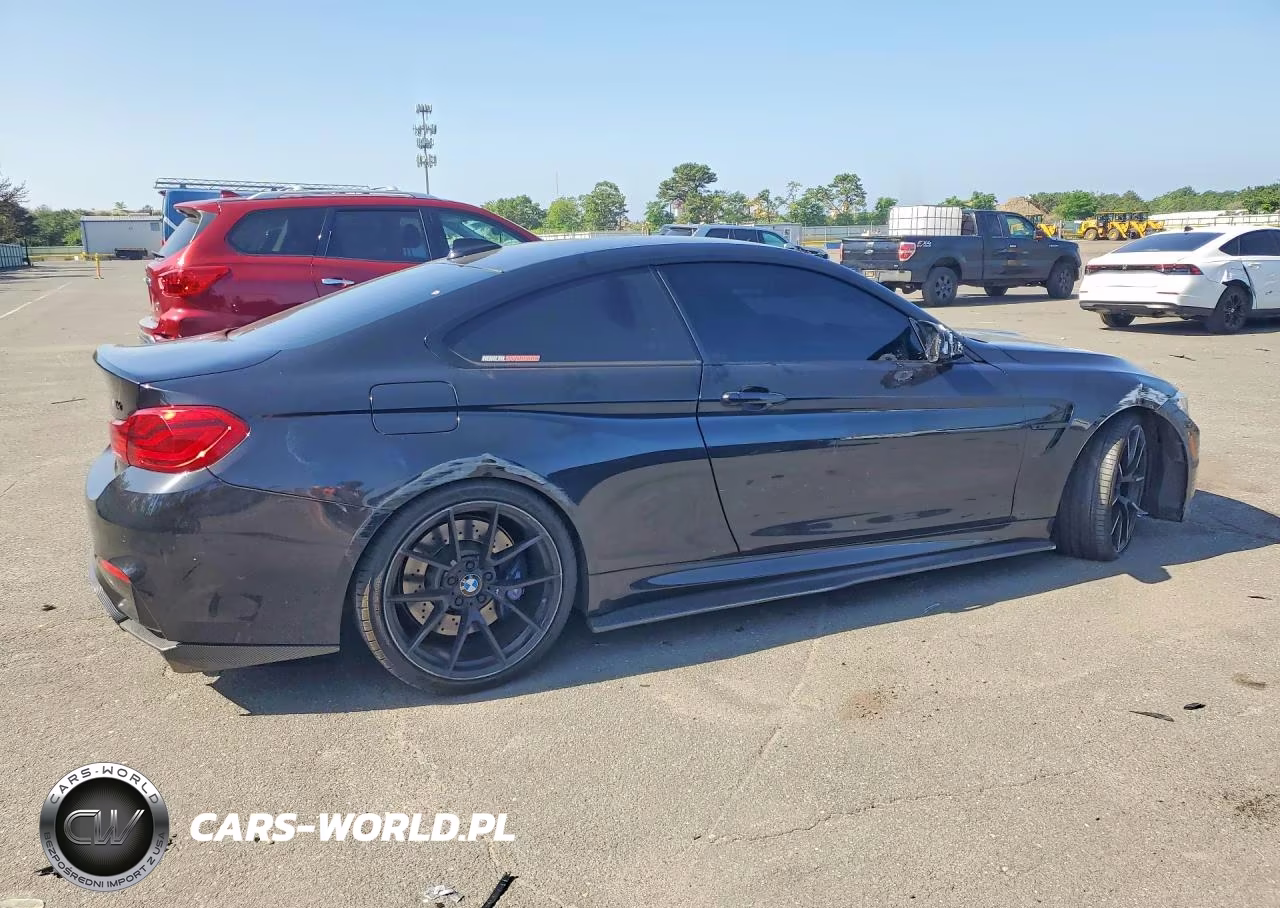 2019 BMW M4 VIN:WBS4Y9C53KAG67675 - 3