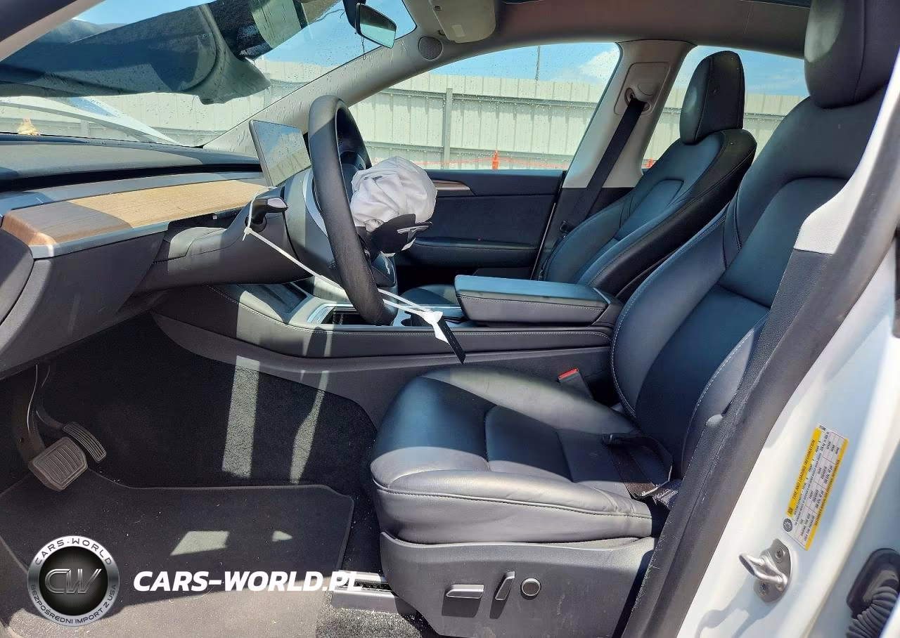 2023 Tesla Model Y VIN:7SAYGDEE7PF781348 - 7