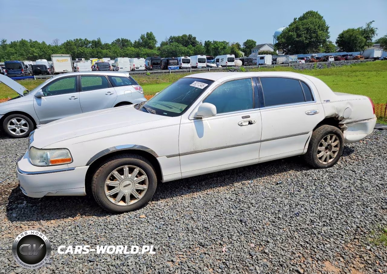 2006 Lincoln Town Car Signature Limited – zdjęcie 1 z 12