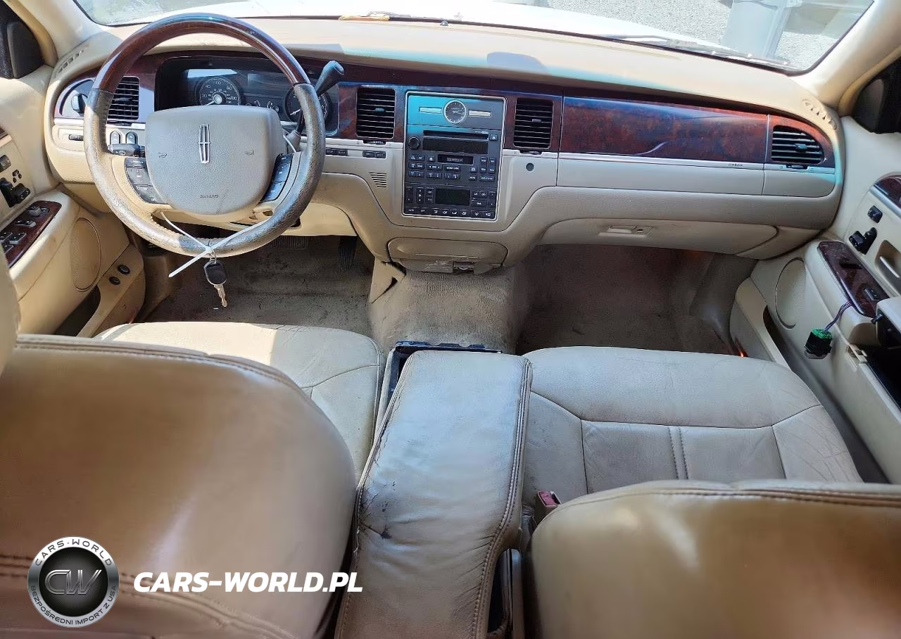 2006 Lincoln Town Car Signature Limited VIN:1LNHM82V06Y628502 - 8