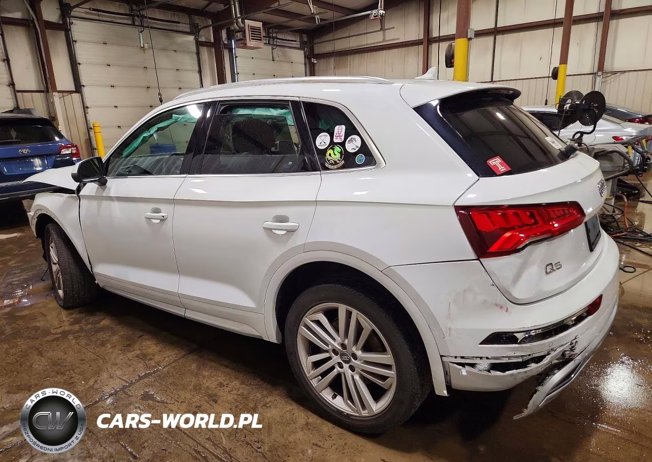 2019 Audi Q5 Premium Plus VIN:WA1BNAFY6K2119945 - 2